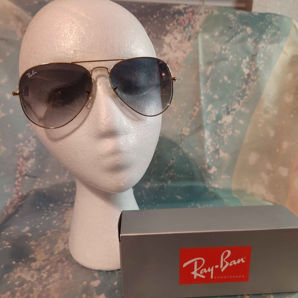 Ray-Ban Gold Rimmed Aviator Sunglasses